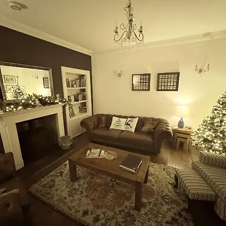 Ferienhaus Salvin House *